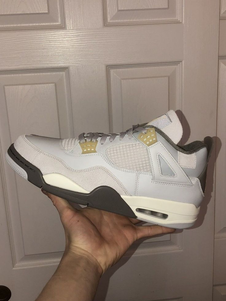 AIR JORDEN RETRO 4 SE "CRAFT PHOTON DUST" UA