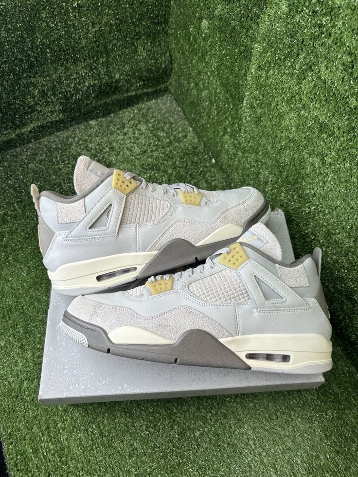 AIR JORDEN RETRO 4 SE "CRAFT PHOTON DUST" UA