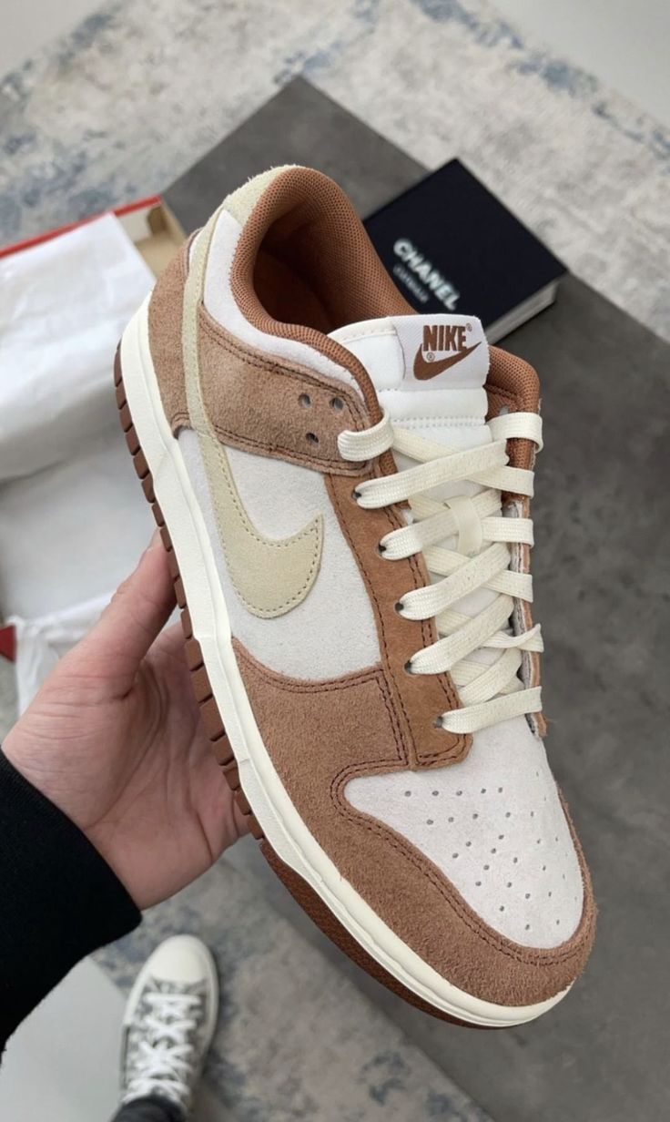 NIKE DUNK LOW PREMIUM MEDICINE CURRY UA