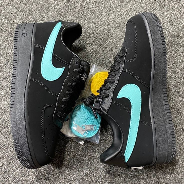 NIKE AIR FORCE 1X TIFFANY UA