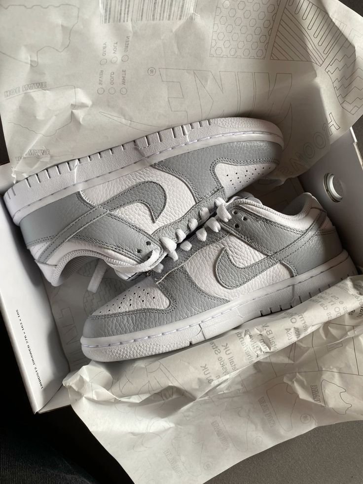 NIKE SB DUNK LOW GREY FOG UA