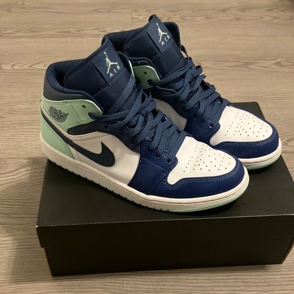 AIR JORDAN 1 MYSTIC NAVY BLUE UA