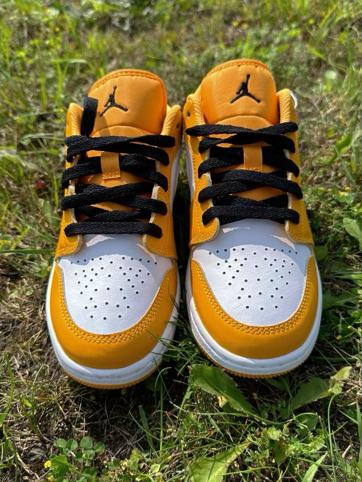 AIR JORDAN 1 TAXI LOW UA